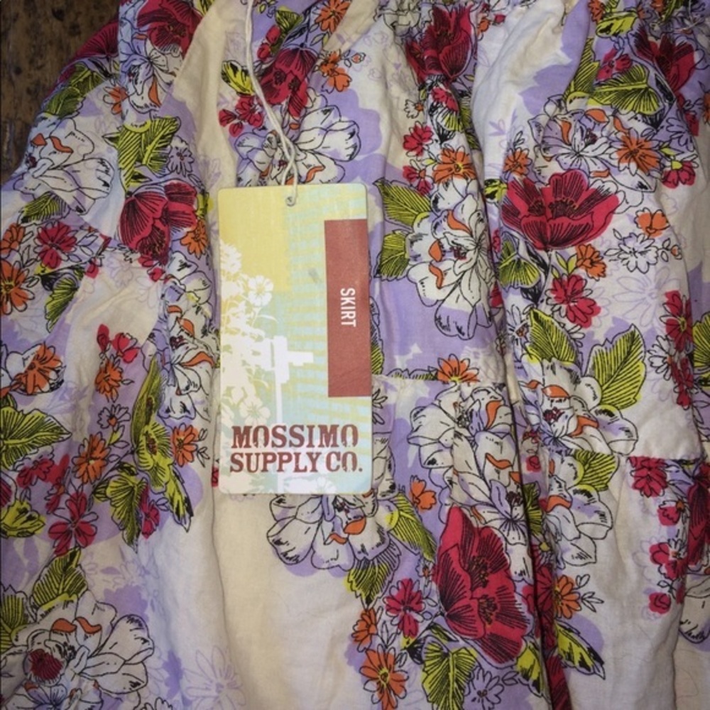 Flirty Floral Skirt   NWT‎ - Picture 2 of 3